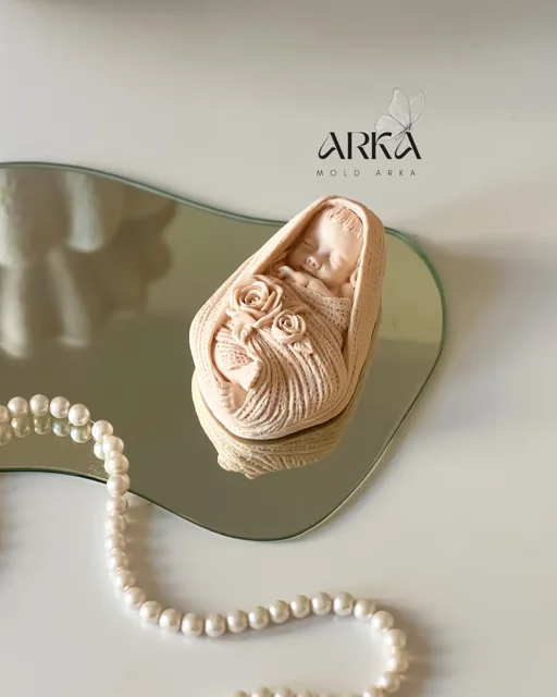 خروجی قالب سیلیکونی نوزاد کد ۲ مدل قنداقی گلدار